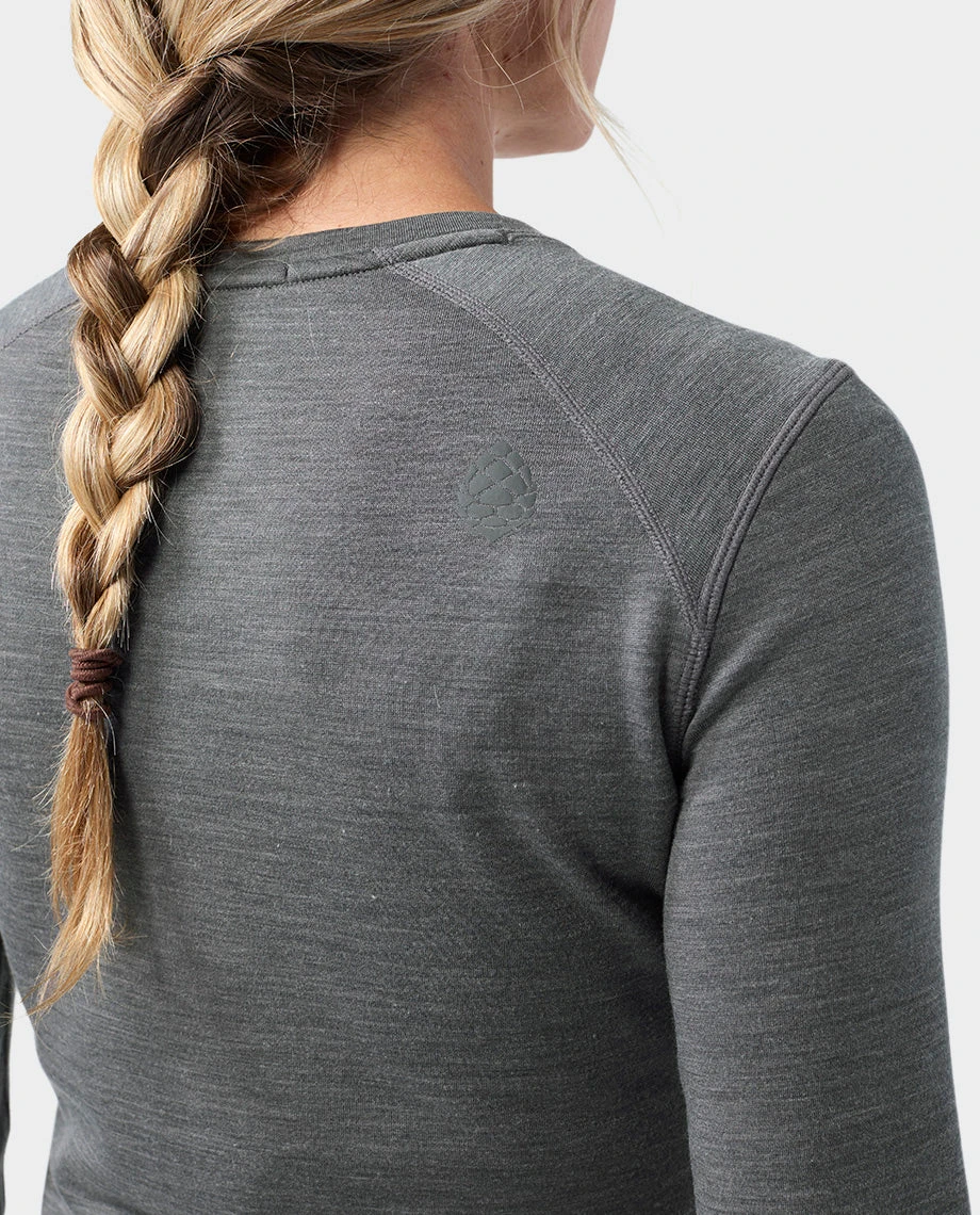 STIO Women's Basis PeakWool Midweight Crew LS 16 STIO Women's Basis PeakWool Midweight Crew LS - Image 16