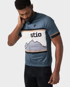 Men's Stio® Team Jersey SS -Stio Store 200766 420 2 ALT dbc93475 5a1c 4a35 9e43 f86a4fd59f64
