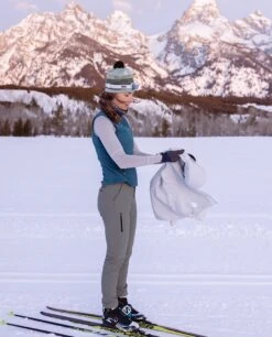 STIO Women's Pinedale Pant 36 STIO Women's Pinedale Pant -Stio Store PDP Lifestyle tile Women s Pinedale Pant a1d79448 24b3 4782 98d4 fe07221c034b